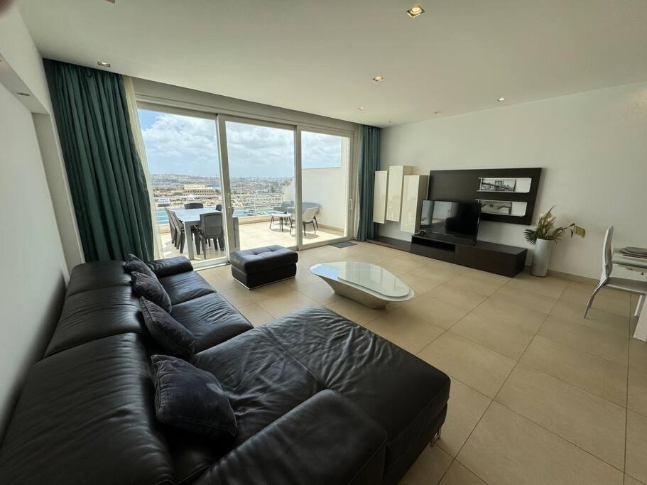 Penthouse -Centre Of Sliema - Best View In Malta Εξωτερικό φωτογραφία