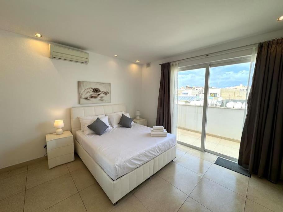Penthouse -Centre Of Sliema - Best View In Malta Εξωτερικό φωτογραφία